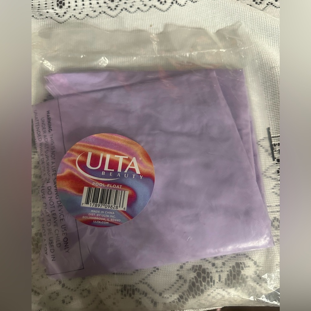 Ulta Pool Float - Picture 3 of 4